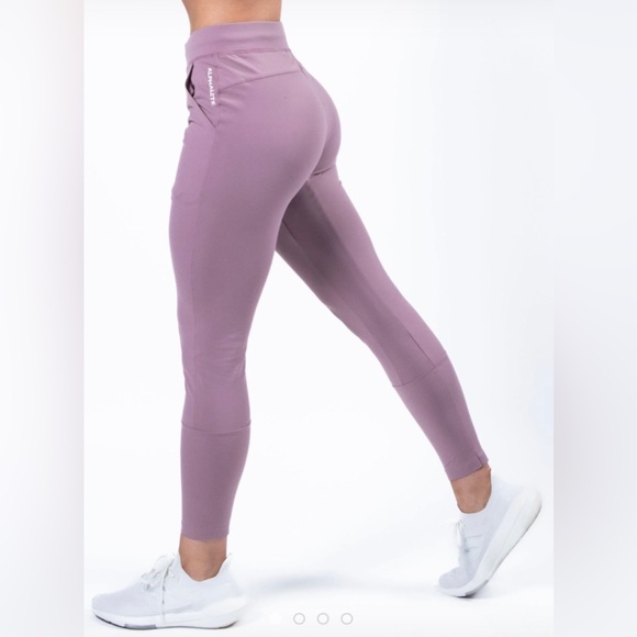 Alphalete Pants - Alphalete XXL Women’s Pro Elite Joggers. Purple Dove colour. NWT